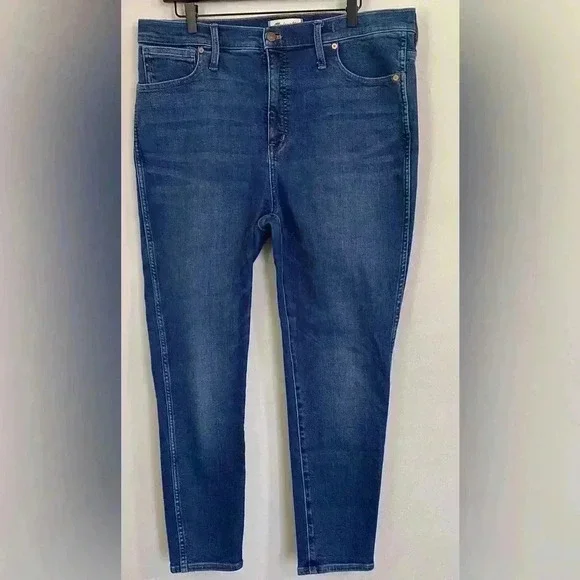 Madewell 10” High Rise Skinny Jeans - Picture 4 of 7